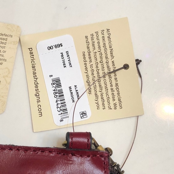Patricia Nash Alanna Maroon Distressed Vintage Leather Card Wallet NWT & Card - Picture 4 of 16